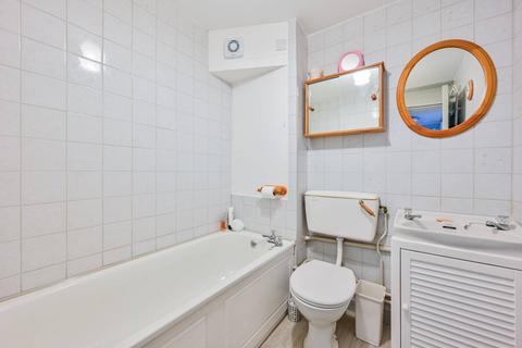 16 Clearbrook Way, London, E1 0SA