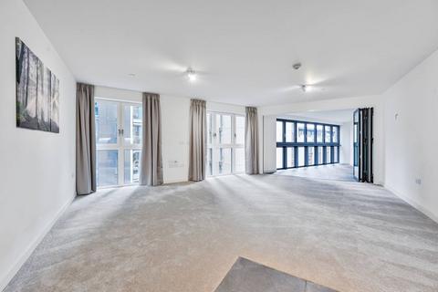 2 bedroom flat for sale, District Court, Commercial Road, Aldgate, London, E1