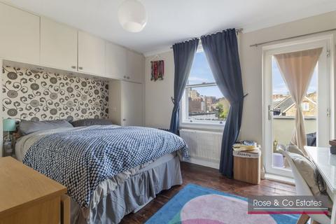 3 bedroom triplex for sale, Fairhazel Gardens, South Hampstead, London