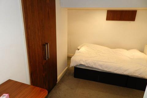 30 Harold View, Leeds, LS6 1PP