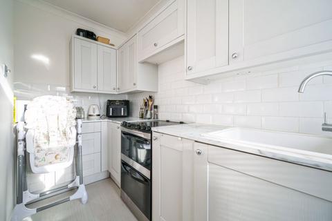 2 bedroom apartment for sale, East Barnet Road, Barnet