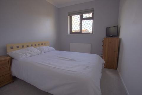 8 Bishops Drive, Langport, TA10 9HW