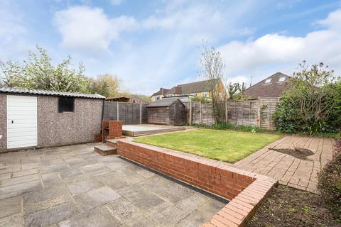 38 Hillside Gardens, Brockham, Betchworth, RH3 7EW