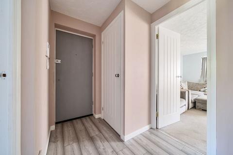 Flat 1, Links Court, 5 Parkview Road, New Eltham, London, SE9 3QP