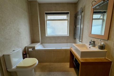 2 bedroom flat for sale, The Rise, Sunrise View The Rise, NW7