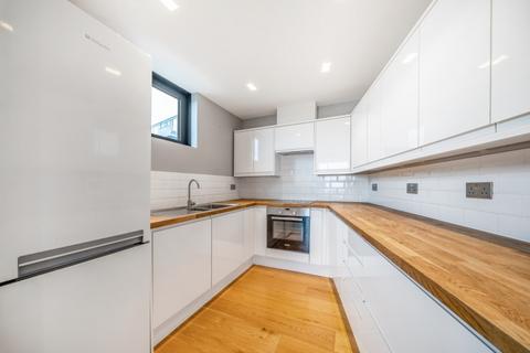2 bedroom apartment to rent, Acre Lane Brixton SW2