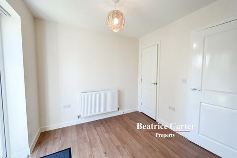24 Cutters Close, Beck Row, Bury St Edmunds, IP28 8YS