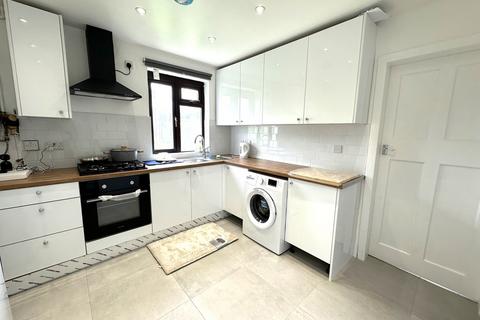 3 bedroom semi-detached house to rent, Wales Farm Road, Acton, London