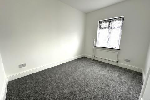 3 bedroom semi-detached house to rent, Wales Farm Road, Acton, London