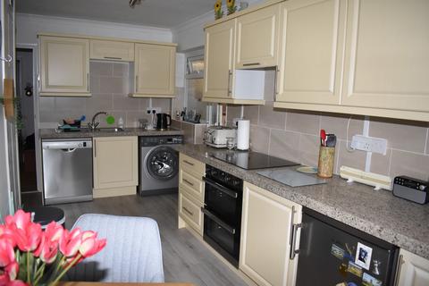 21 Cardigan Crescent, Weston-super-mare, BS22 8NS