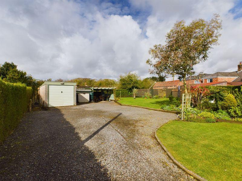 Driveway/garage