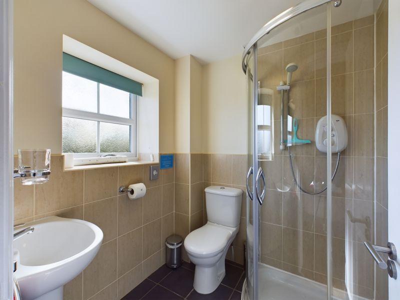 Rose's Rest Bathroom
