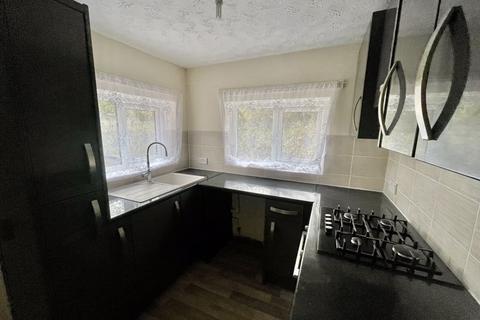 3 bedroom semi-detached house to rent, Holly Hill, Shildon