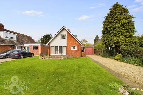 3 bedroom chalet for sale, The Crescent, Thurton, Norwich