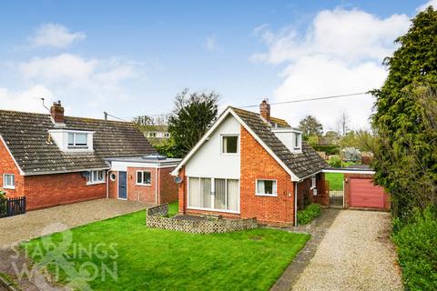 3 bedroom chalet for sale, The Crescent, Thurton, Norwich