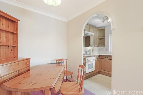 1 bedroom apartment for sale, Chingford Lane, Woodford Green IG8
