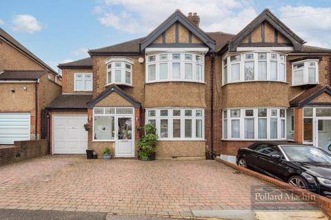 15 Sylvan Close, South Croydon, CR2 8DS