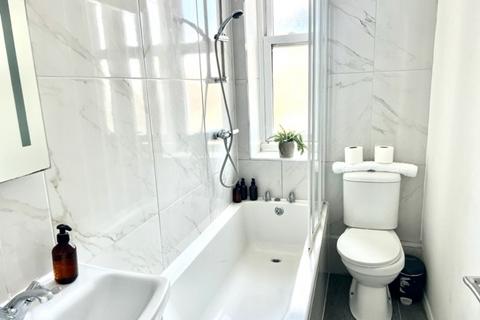 Studio to rent, Windsor Street, Brighton