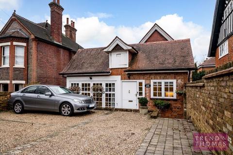 2 bedroom detached house for sale, 54 Nightingale Road, Rickmansworth WD3