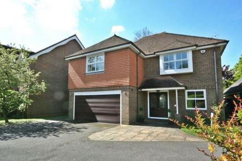 5 bedroom detached house to rent, Bramble Close, Chalfont St. Peter