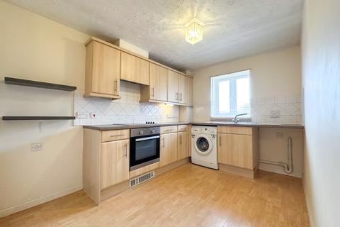 2 bedroom flat to rent, Hayling Close