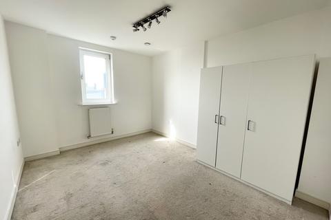 2 bedroom apartment to rent, Sapphire Court, Ocean Village, Southampton