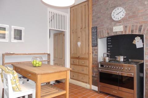 36 Counthill Road, Oldham, OL4 2PB