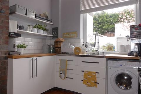 36 Counthill Road, Oldham, OL4 2PB