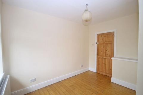 21 Blenheim Close, Greenford, UB6 8ET