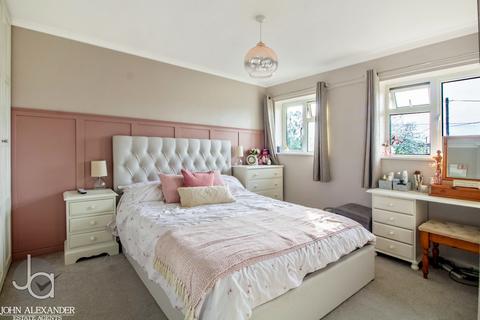 1 Cedar Avenue, Tiptree, Colchester, CO5 0NR