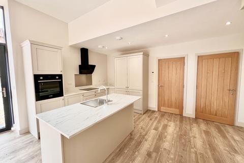 3 bedroom townhouse to rent, Mill Gate, Newark