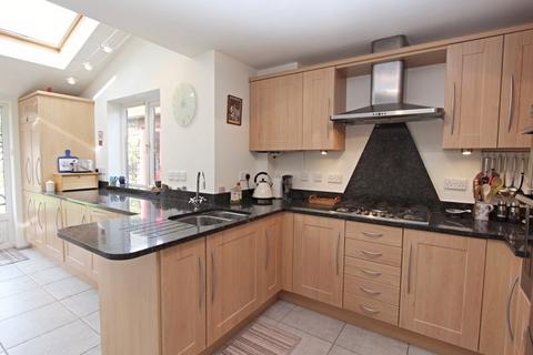 5 Beech Close, Bramley, Tadley, RG26 5UN