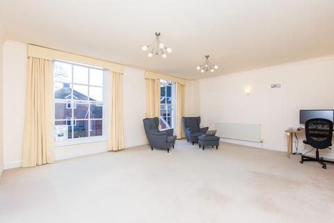 2 bedroom apartment to rent, St. Peters Street, Winchester