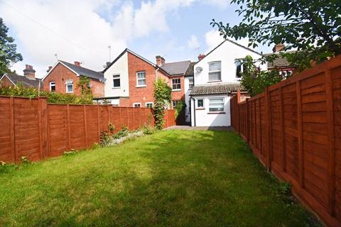 3 bedroom terraced house to rent, George Street, Basingstoke RG21