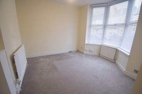 3 bedroom terraced house to rent, George Street, Basingstoke RG21