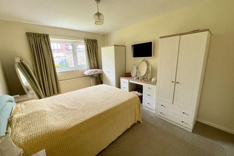 3 bedroom detached bungalow for sale, Elmanoak Grove, Llay, Wrexham