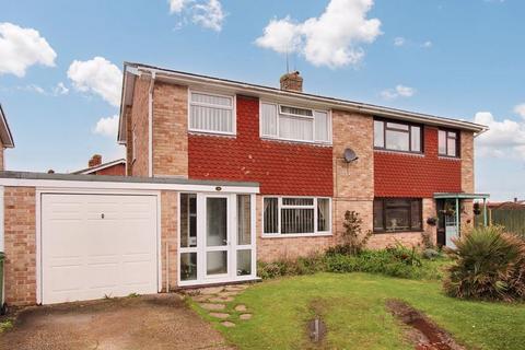 16 Bow Grove, Sherfield On Loddon, Hook, RG27 0DY