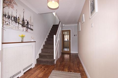 16 Bow Grove, Sherfield On Loddon, Hook, RG27 0DY