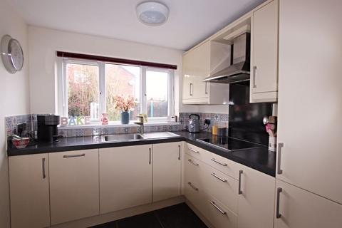 16 Bow Grove, Sherfield On Loddon, Hook, RG27 0DY