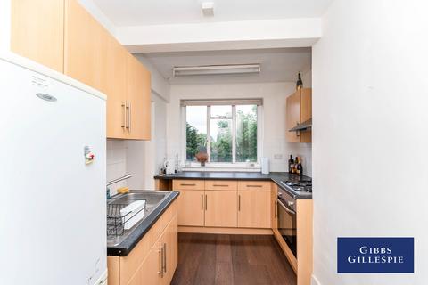 2 bedroom flat to rent, Cresta Court, W5