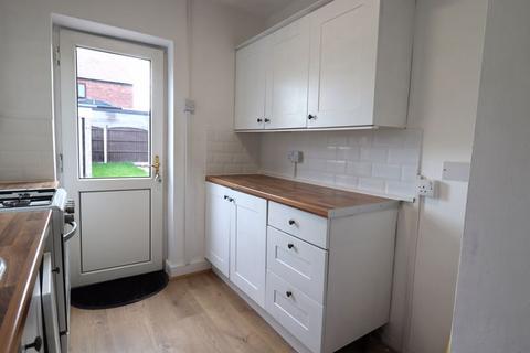 3 bedroom semi-detached house to rent, Cowdell Street, Warrington