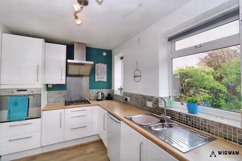 2 bedroom end of terrace house for sale, 21St Avenue, Hull, HU6