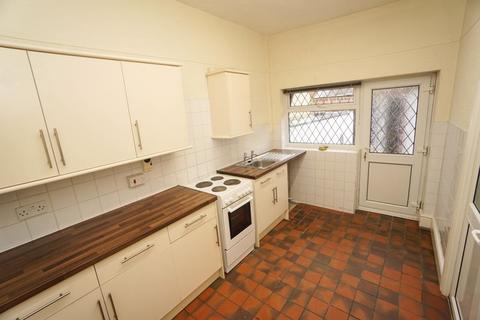 2 bedroom terraced house to rent, Hamilton Road, Chorley