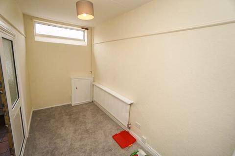 2 bedroom terraced house to rent, Hamilton Road, Chorley