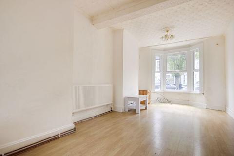 2 bedroom terraced house for sale, Huxley Road, London