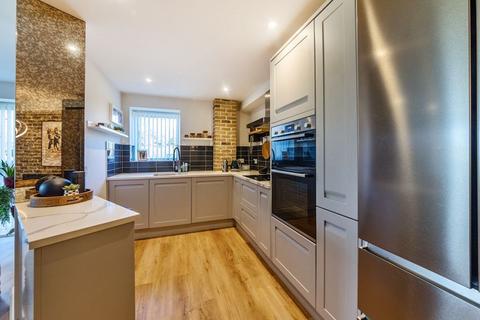 2 bedroom apartment for sale, Astwick Manor, Coopers Green Lane
