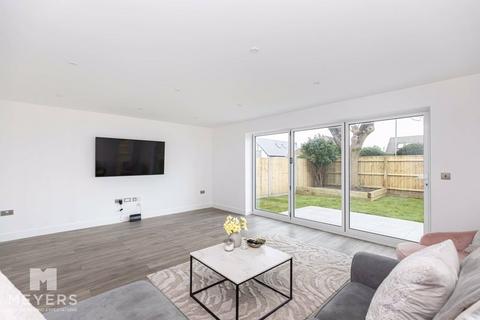 3 bedroom detached house for sale, Lingwood Avenue, Christchurch, BH23