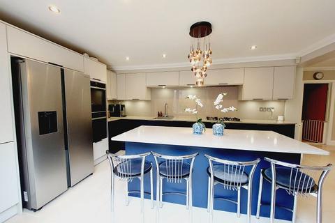 3 bedroom detached house for sale, Burnhams Road, Little Bookham KT23