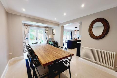 Sandstones Burnhams Road, Bookham, Leatherhead, KT23 3AU