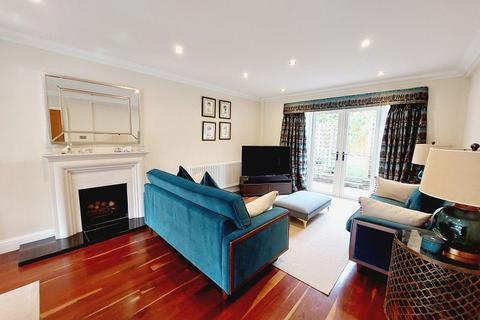 Sandstones Burnhams Road, Bookham, Leatherhead, KT23 3AU
